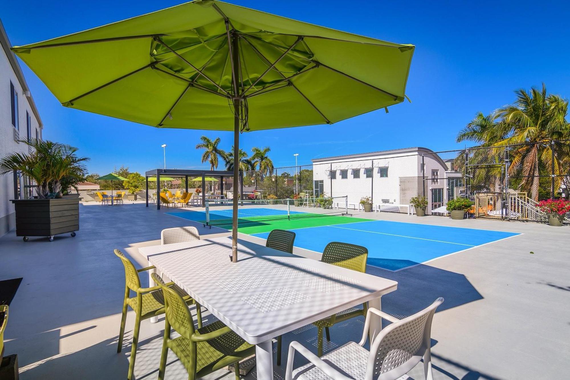 Naples Park Central Hotel Kültér fotó